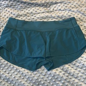 Lulu lemon Speed Up Short 2.5”